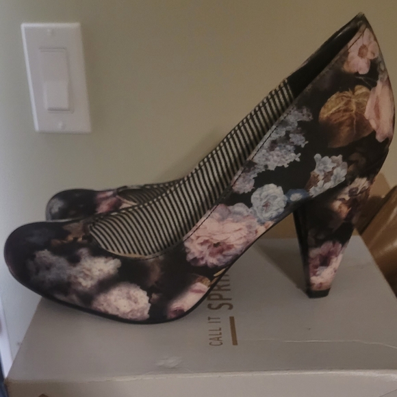 Spring shoes - Picture 2 of 3